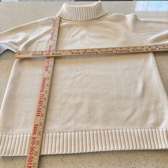 L.L. Bean Womens Turtleneck Sweater Size Medium Ivory 100% Cotton Classic Knit - Picture 9 of 13